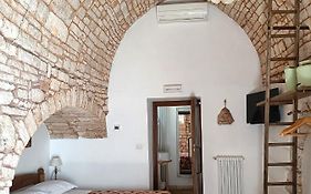 La Cummersa Fra I Trulli